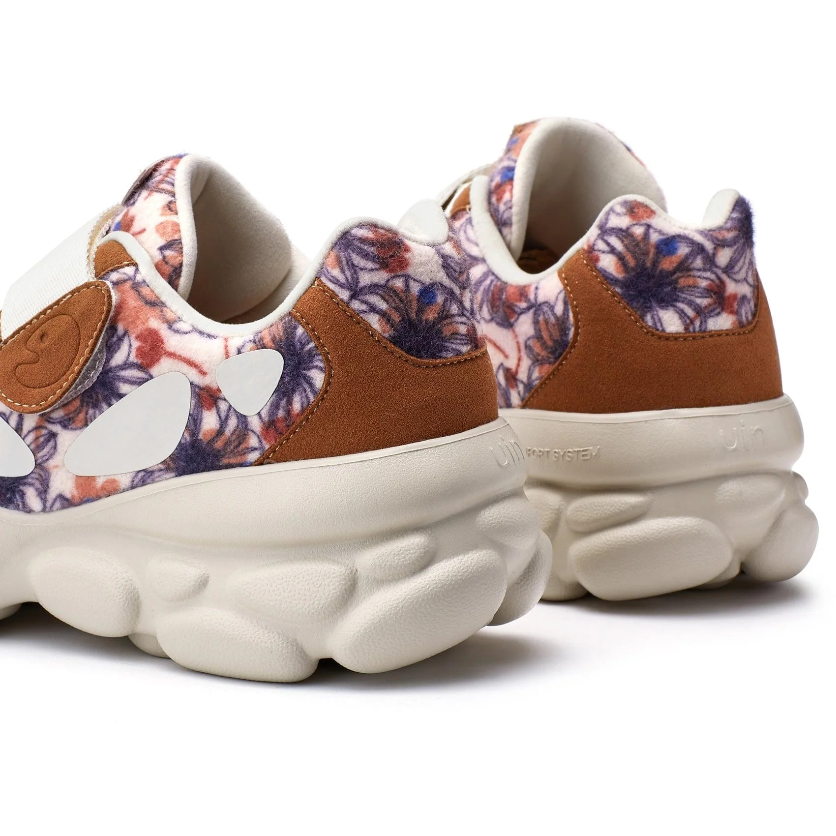 Blooming in Fall Ronda I Women 4 Blooming in Fall Ronda I Women